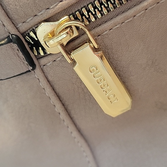 Gussaci Backpack